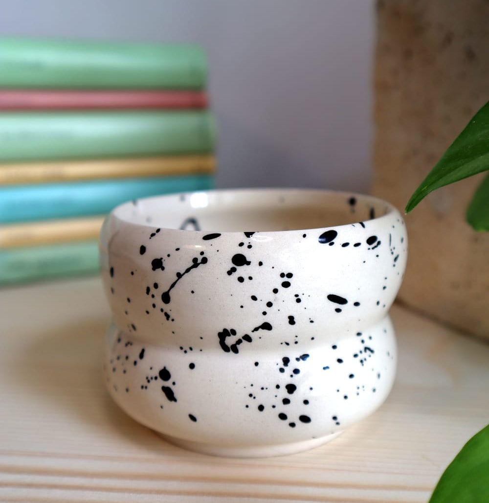 ŠALICA BUBBLE (CRNO/BIJELA)